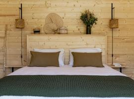 Hotel kuvat: Les Lodges de Malbrough