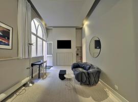 Hotel Photo: Le Nuage - Studio design à Triangle d'Or