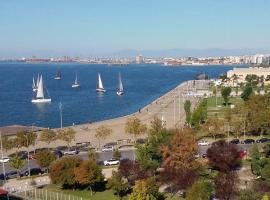 Hotel fotoğraf: Sea & City views, Aspa’s apartment