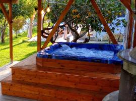 ホテル写真: The Elysian at Nicopolis jacuzzi