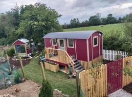 호텔 사진: The Feathers Shepherds Hut