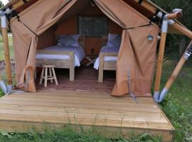 Hotel Photo: FERME DU CAROIRE