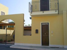 A picture of the hotel: Casa Vacanze Sole e Mare Cornino di Custonaci Villetta con parcheggio privato gratuito ideale per chi vuole fare un salto a San Vito Lo Capo Erice Trapani ma vuole dormire in una zona residenziale tranquilla