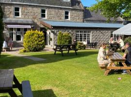 Hotel fotoğraf: Bennachie Lodge Hotel in Kemnay