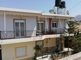 ホテル写真: NEON Apartment, spacious, fully equipped, high-quality Apt with balcony, Messara Plain, south Crete