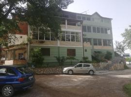 A picture of the hotel: Apartmani Kaldrma