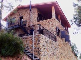 Casa Rural El Tejo, hotel v destinaci Riópar