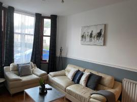 酒店照片: Spacious Flat in Scotstoun West End