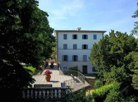 Villa Montarioso, hotel v Siene