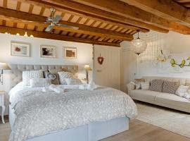 Hotel Photo: Sant Cebria de Lledo Villa Sleeps 11 Pool WiFi