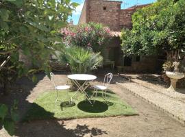 รูปภาพของโรงแรม: Maison catalane avec jardin