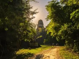 Jungle Lodge Tikal Hostal
