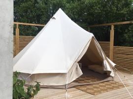 Foto di Hotel: Glamping i Döshult