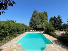 Фотографія готелю: Villa Serena, con piscina, giardino, vicino al mare