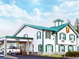 Super 8 by Wyndham 100 Mile House