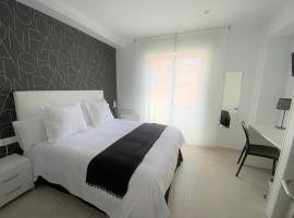 Hotel Photo: Hostal Somnis