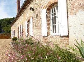 Hotel Photo: Gîte Les-Villages-Vovéens, 5 pièces, 12 personnes - FR-1-581-63