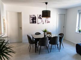 Фотография гостиницы: Apartmaji na placu