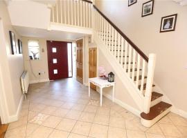 Hotel fotoğraf: Beautiful Family Home in Drogheda