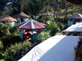 Hotel Foto: Maverick Camp, Rondavels and Homestay