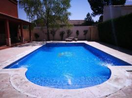 מלון צילום: 4 bedrooms villa with private pool jacuzzi and wifi at Arcas