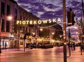 Hotel fotografie: Apartament I LOVE PIOTRKOWSKA z wielkim lustrem, balkonem i klimatyzacją