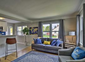 Hotel foto: Mpls Duplex with WiFi and Kitchen 5 Mi to Dtwn!