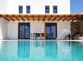 Cato Agro 4, Seafront Villa with Private Pool, hôtel à Karpathos