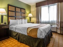 Quality Inn & Suites Marinette, hotel v mestu Marinette