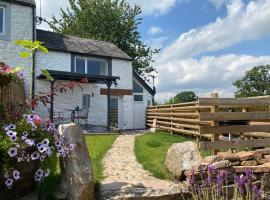 Delightful One Bed Lake District Cottage، فندق في بنريث