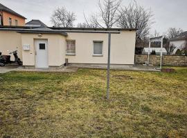 Hotel fotoğraf: Kleine Ferienwohnung als Haus bei Dresden