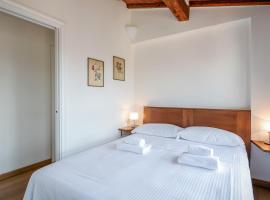 Foto di Hotel: San Marco Apartment with Panoramic View