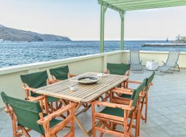 ホテル写真: Seafront House in Andros Town