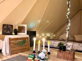 Hotel Foto: Go Glamping SG - Kranji Gallop Farm