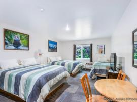 Backwoods Lodge, hotel in Cantwell