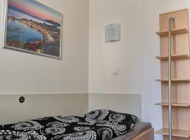 Hotel Photo: Central flat, WIFI, clean, oldtown, cozy