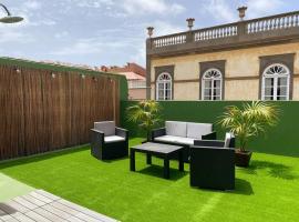 Hotel Photo: Traditional Townhouse with Private Rooftop Terrace