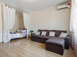 Hotel kuvat: ЦЕНТР, 1-ком, Красных Партизан, 246, до 4 гостей!