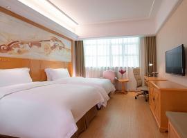 A picture of the hotel: Vienna 3 Best Hotel Shenzhen Airong Road