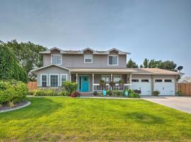 Hotel Photo: Idyllic Nampa Family Home with Hot Tub and Fire Pit!