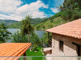 Casa Escondida Aveiga, Hotel in Chantada