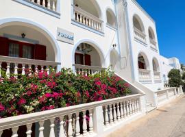 Finikas Santorini, hotel a Kamari