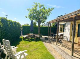 Bungalow OK03 Burgvliet Oostkapelle、オーストカペッレのホテル