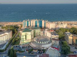 Hotel Foto: Top-located Beach Apartment with Balcony