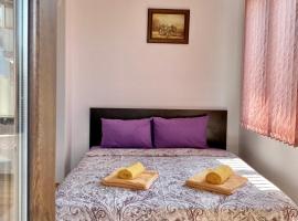 Hotel Photo: Bright Central Studio for 4 in Burgas