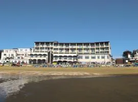 Sandringham Hotel - Seafront, Sandown - FREE CAR FERRY for bookings of 3 or more nights, subject to availability