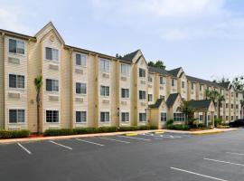 酒店照片: Hometown Inn & Suites Jacksonville Butler Blvd./Southpoint