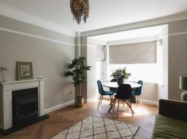 ホテル写真: Lovely 2 bed elite apartment by Earls Court.