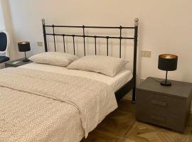 Hotel Photo: La camera in centro ( 1 minute from Piazza Unita)