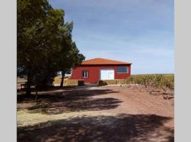 Hotel Foto: Casita de campo con vistas a una laguna